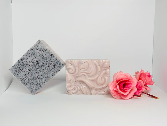 Black Raspberry Vanilla & Poppy Seed soap